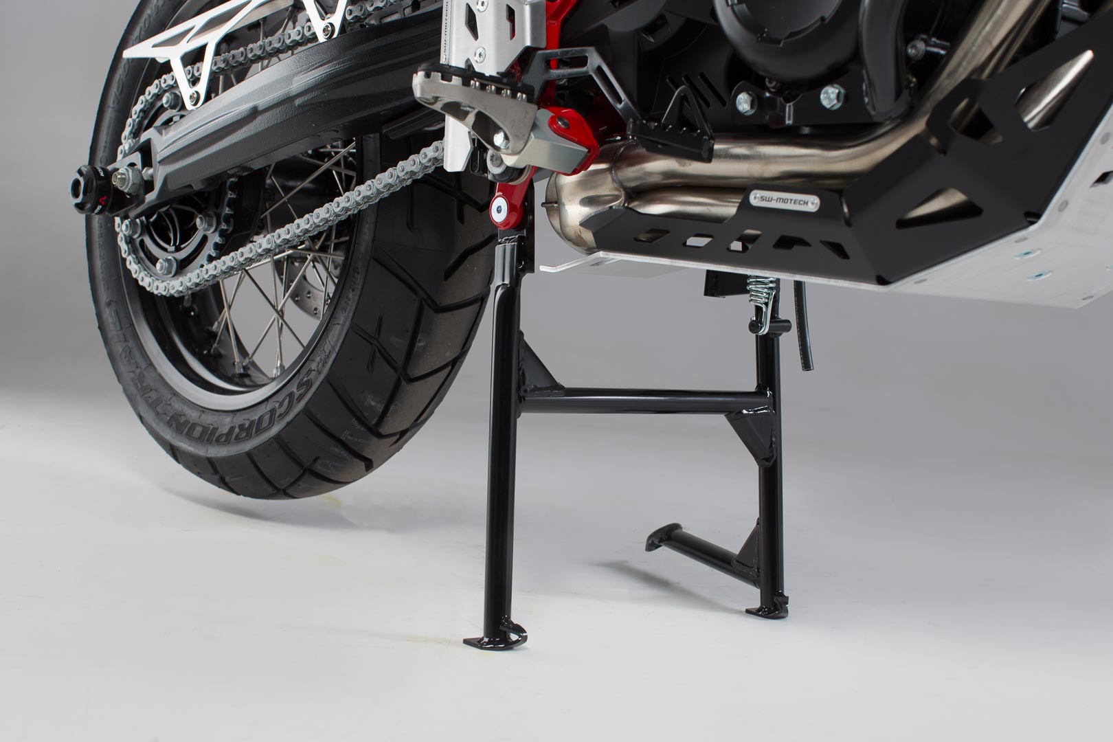 Standul SW-Motech - Negru. BMW F 800 GS (07-18) / Adv (13-18). Figura 1