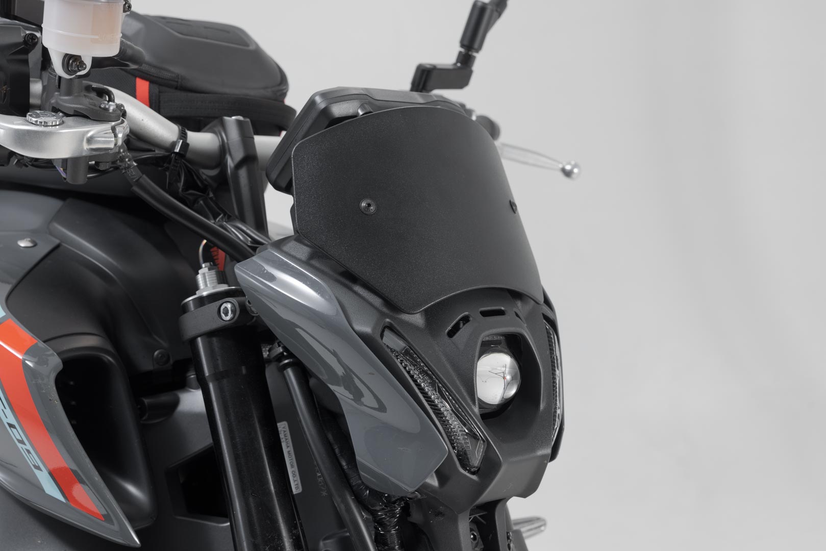 Parbrizul SW-Motech - Negru. Yamaha MT-09 / MT-09 SP (20-23). Figura 3