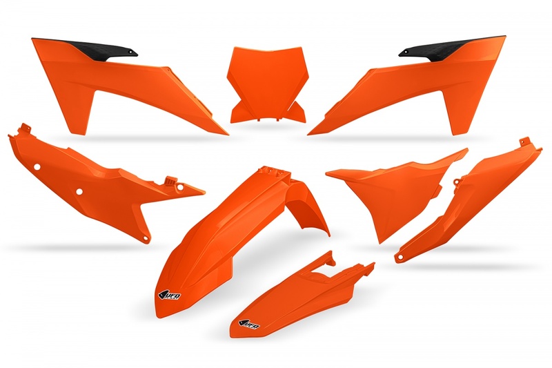 UFO Plastic Kit-image-714349542