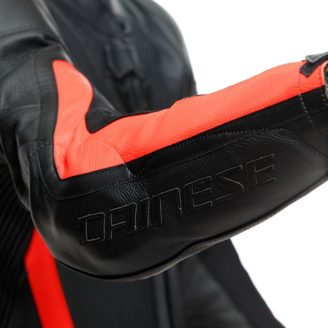 Dainese Gen-Z Abito in pelle perforata monopezza per bambini nero/rosso 152 Figura 6