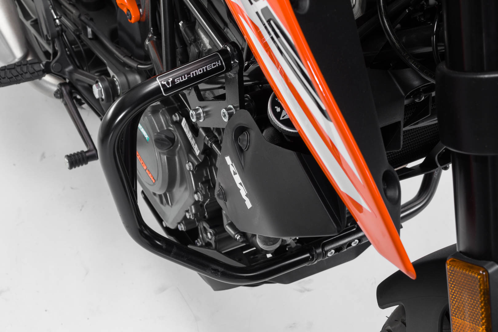 SW-Motech Crash bar - Negru. KTM 125 (11-20) / 200 Duke (11-16). Figura 2