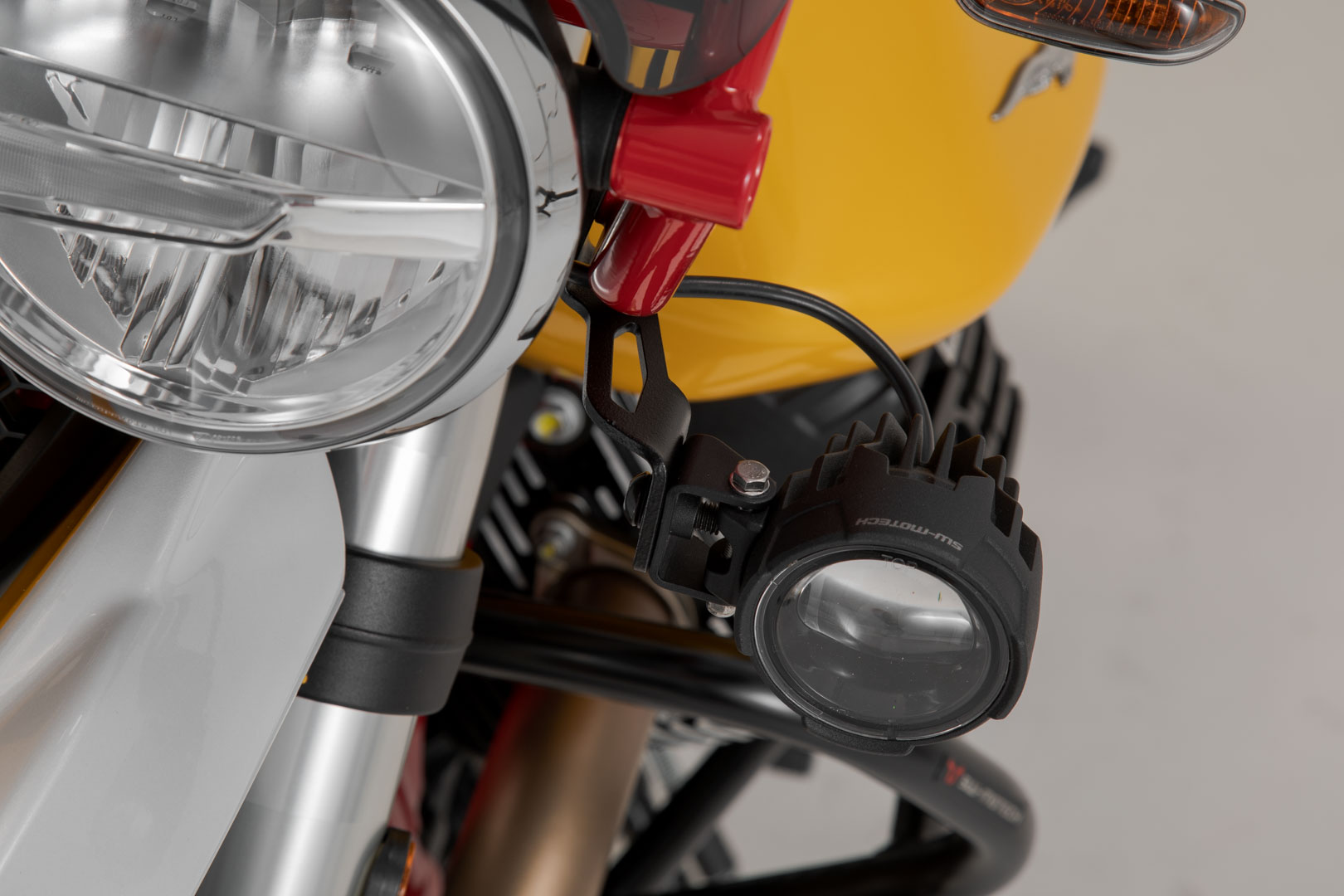 Kit de faruri de ceață SW-Motech EVO - Negru. Moto Guzzi V85 TT (19-23). Figura 5