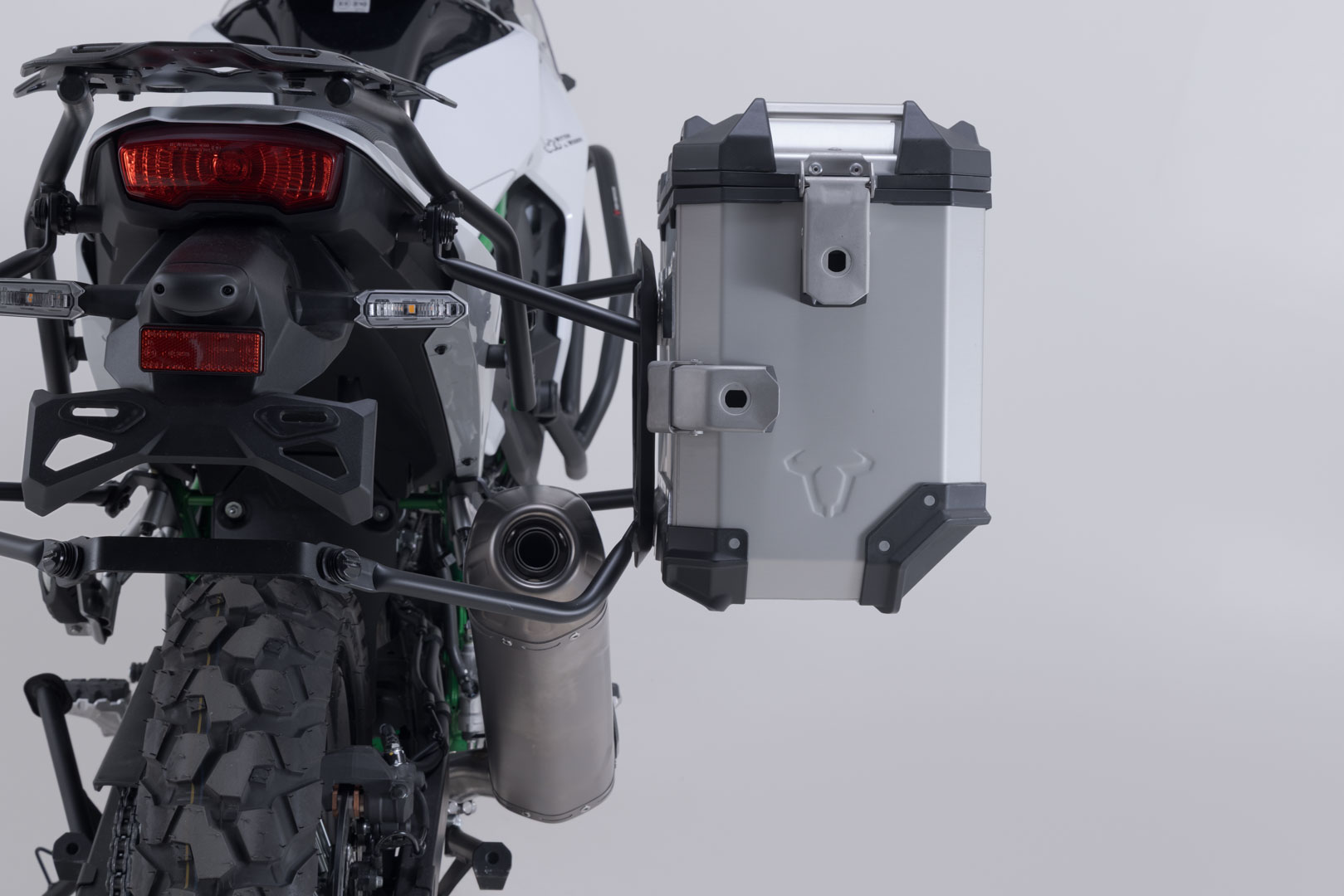 SW-Motech Akrapovic Slip On avgassystem - Silver. Kawasaki KLE500 / SE (26-). Figur 5