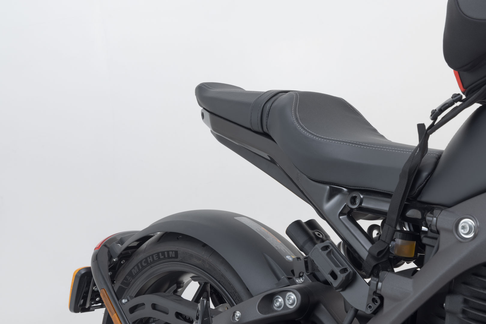 Set de geantă SW-Motech PRO BLAZE H - Negru. LiveWireONE. Figura 5