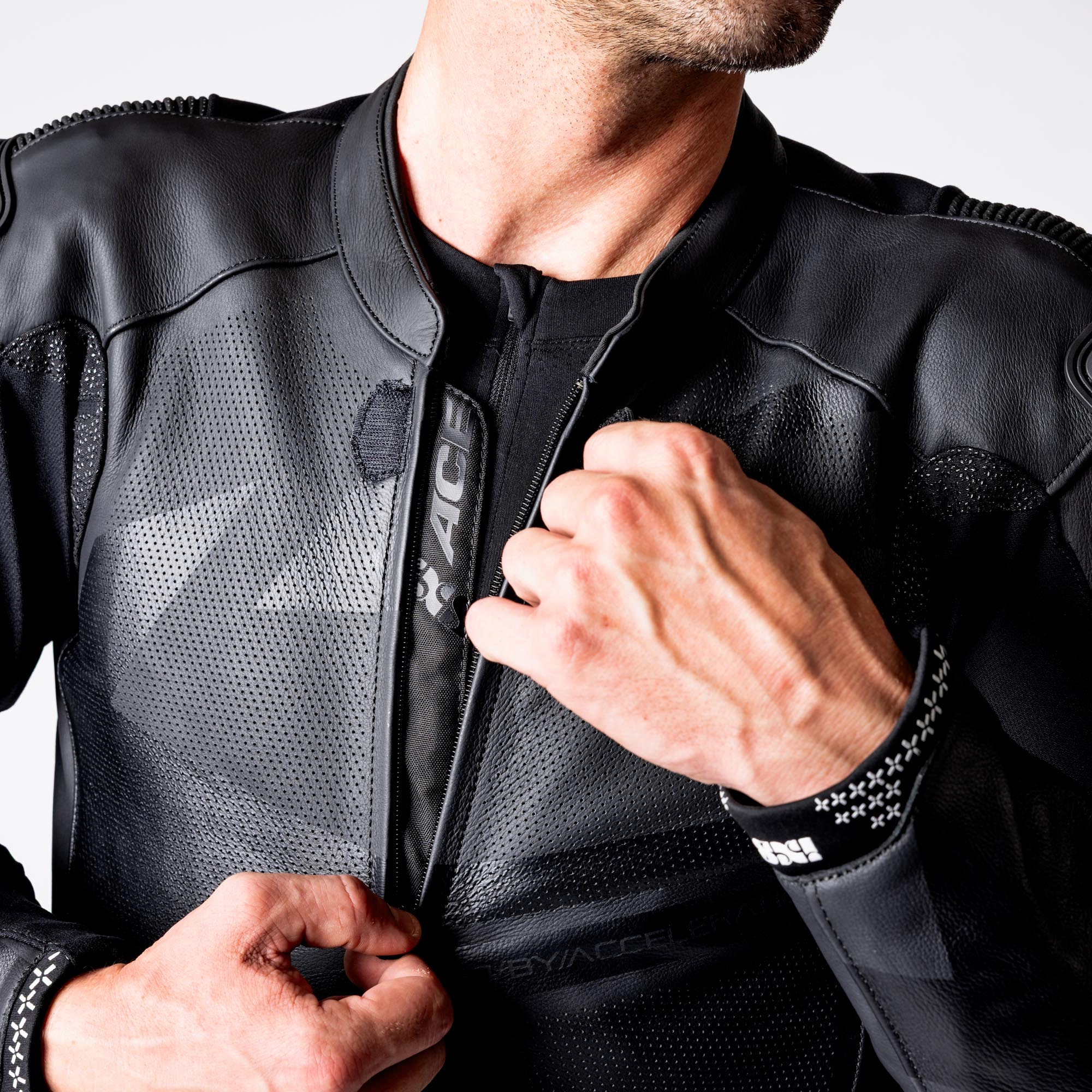 IXS Ace 1.0 One Piece Motorcycle Leather Suit black 54 Figure 3