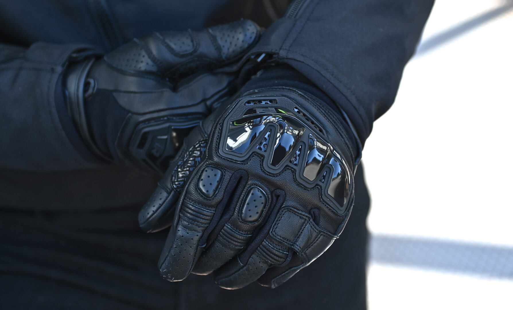 Richa Stradale Stealth perforated Motorcycle Gloves black L Figure 5