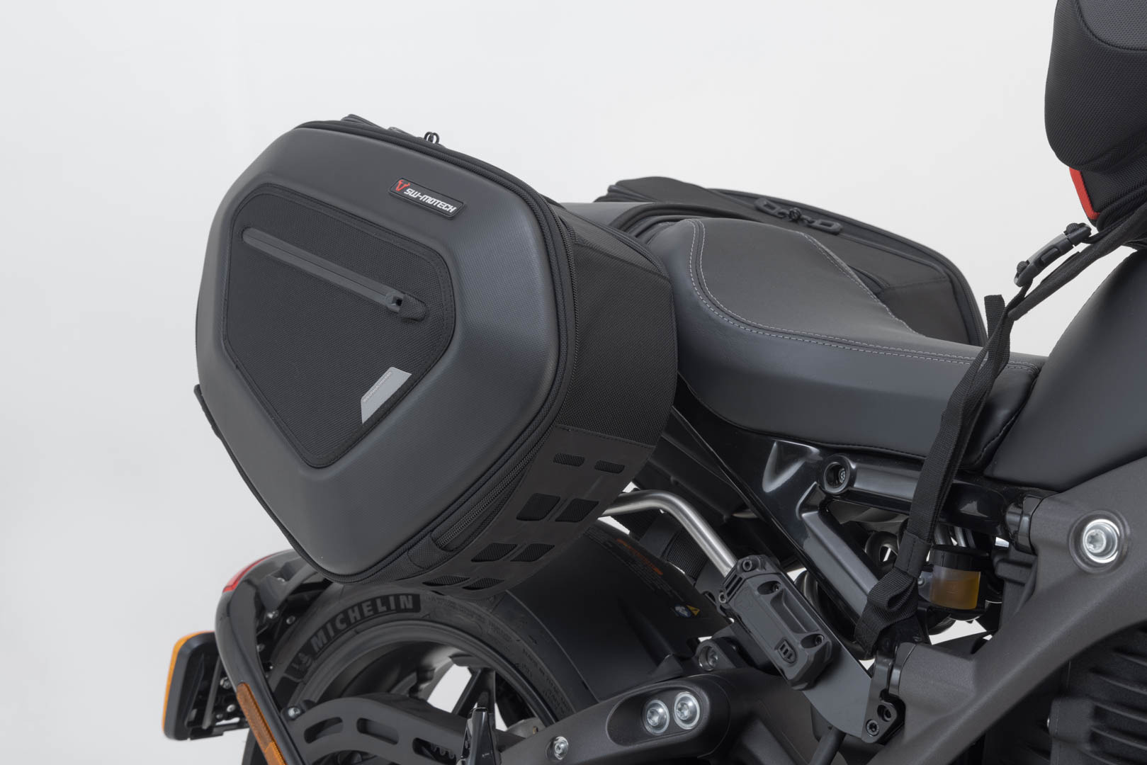 Set de geantă SW-Motech PRO BLAZE H - Negru. LiveWireONE. Figura 3