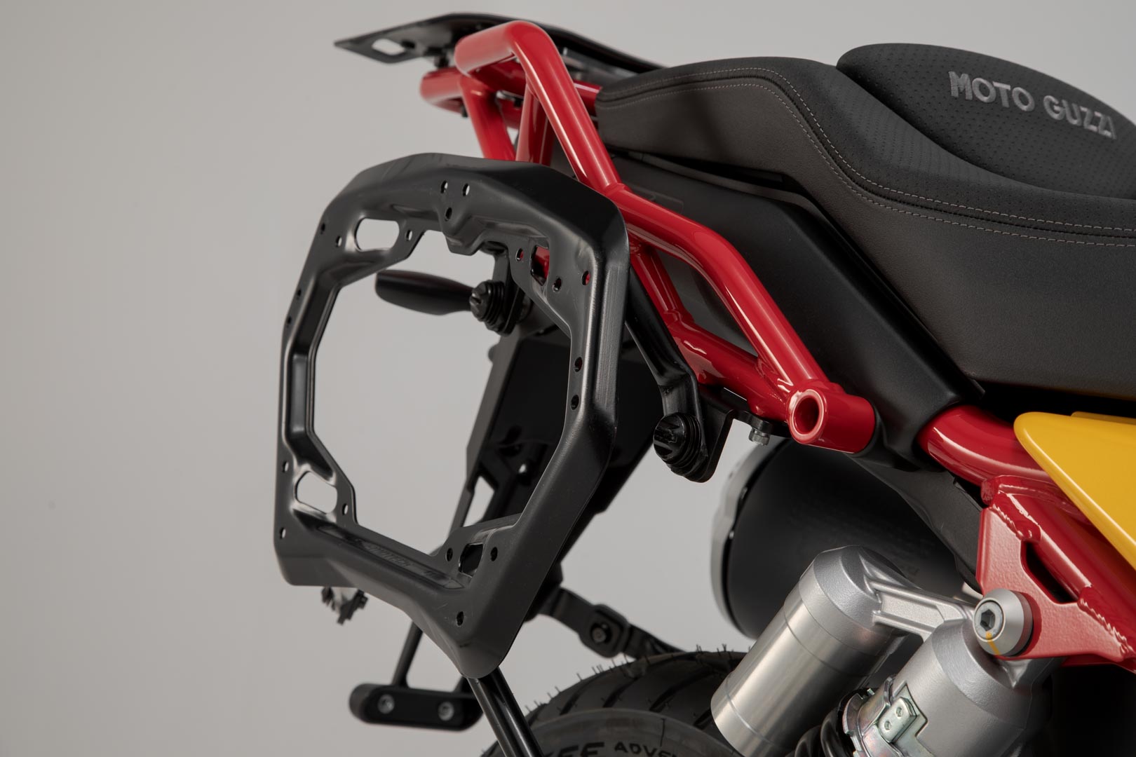 Portavion lateral SW-Motech PRO - Negru. Moto Guzzi V85 TT (19-23). Figura 4
