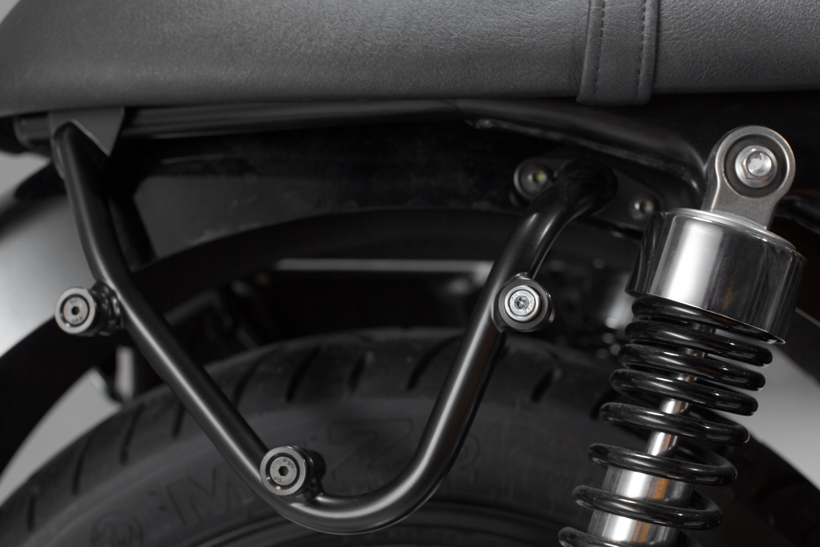 Sistem lateral SW-Motech URBAN ABS - 2x 16,5 l. Triumph Bonneville T120 (15-). Figura 3