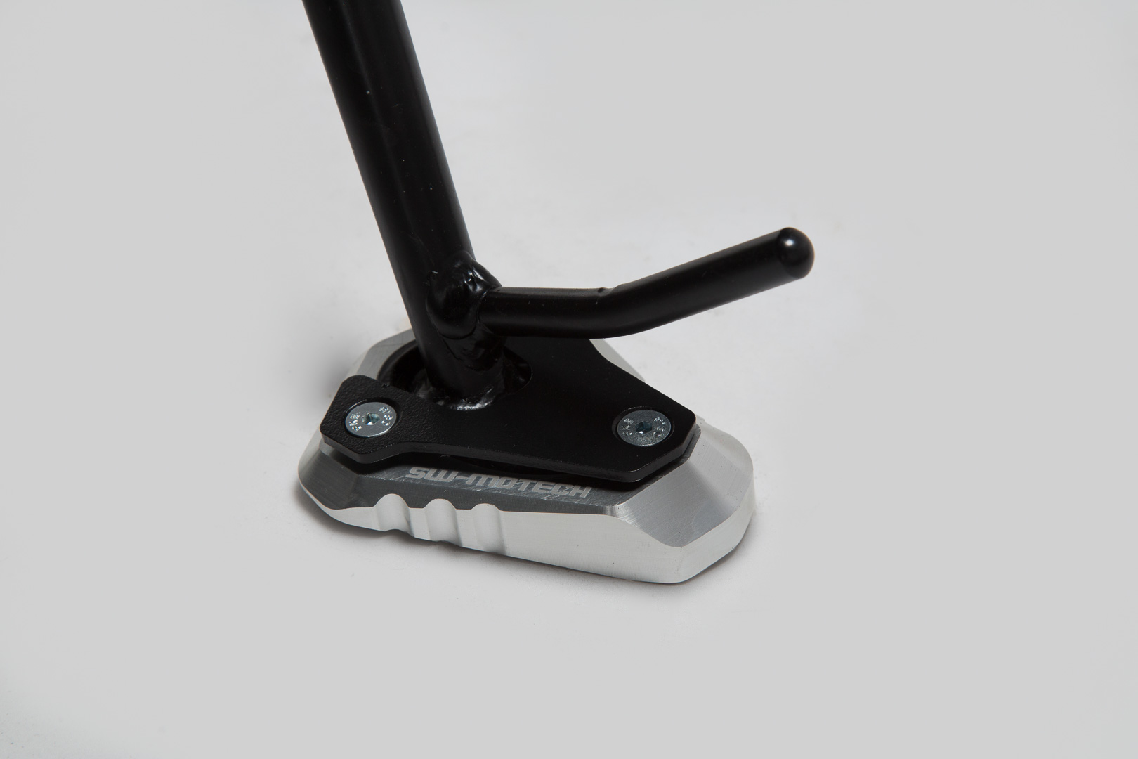 Extensie SW-Motech pentru piciorul lateral - Negru/argintiu. Modele Kawasaki (11-). Figura 1