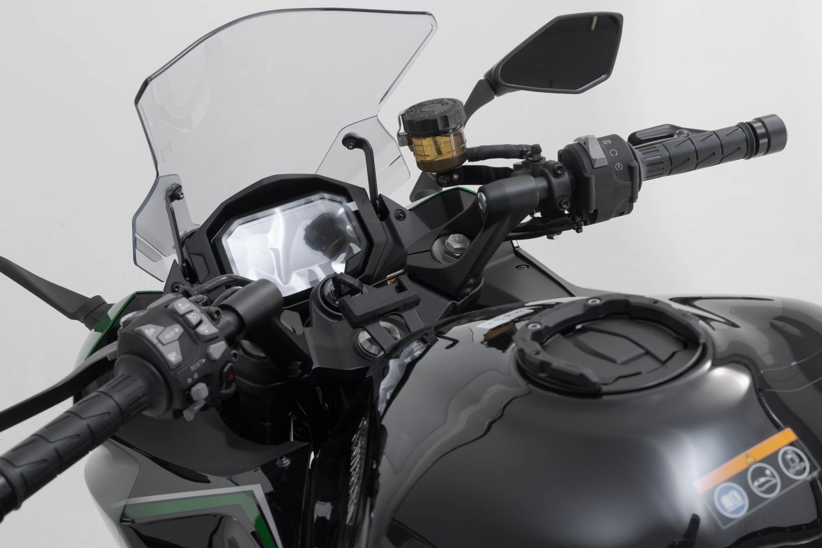 SW-Motech GPS-fäste för styre - Svart. Kawasaki Z1000SX, Ninja 1000SX, 1100SX / SE. Figur 2