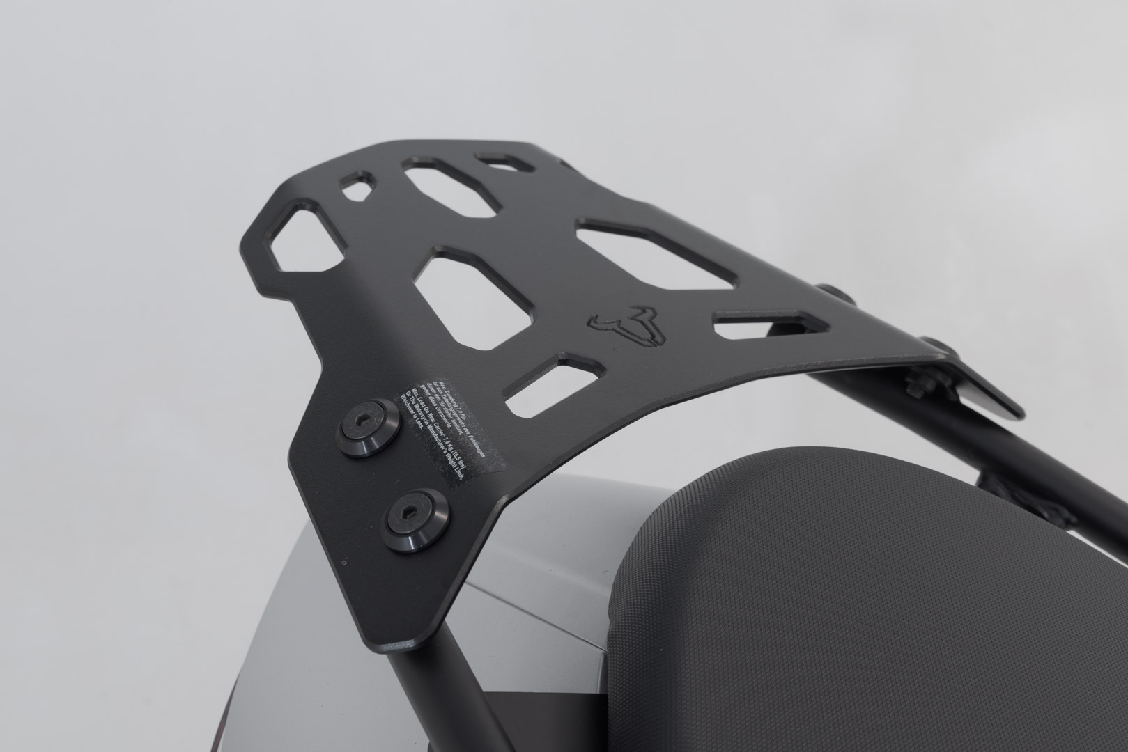 SW-Motech STREET-RACK - Negru. Suzuki GSX1300R Hayabusa (20-). Figura 3