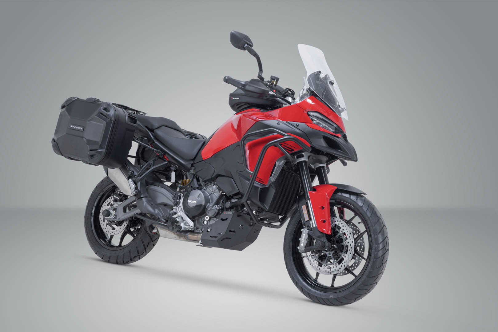 Side view of SW-Motech DUSC hard case system - Black. 41/41 l. Ducati Multistrada V2/V2S (24-).