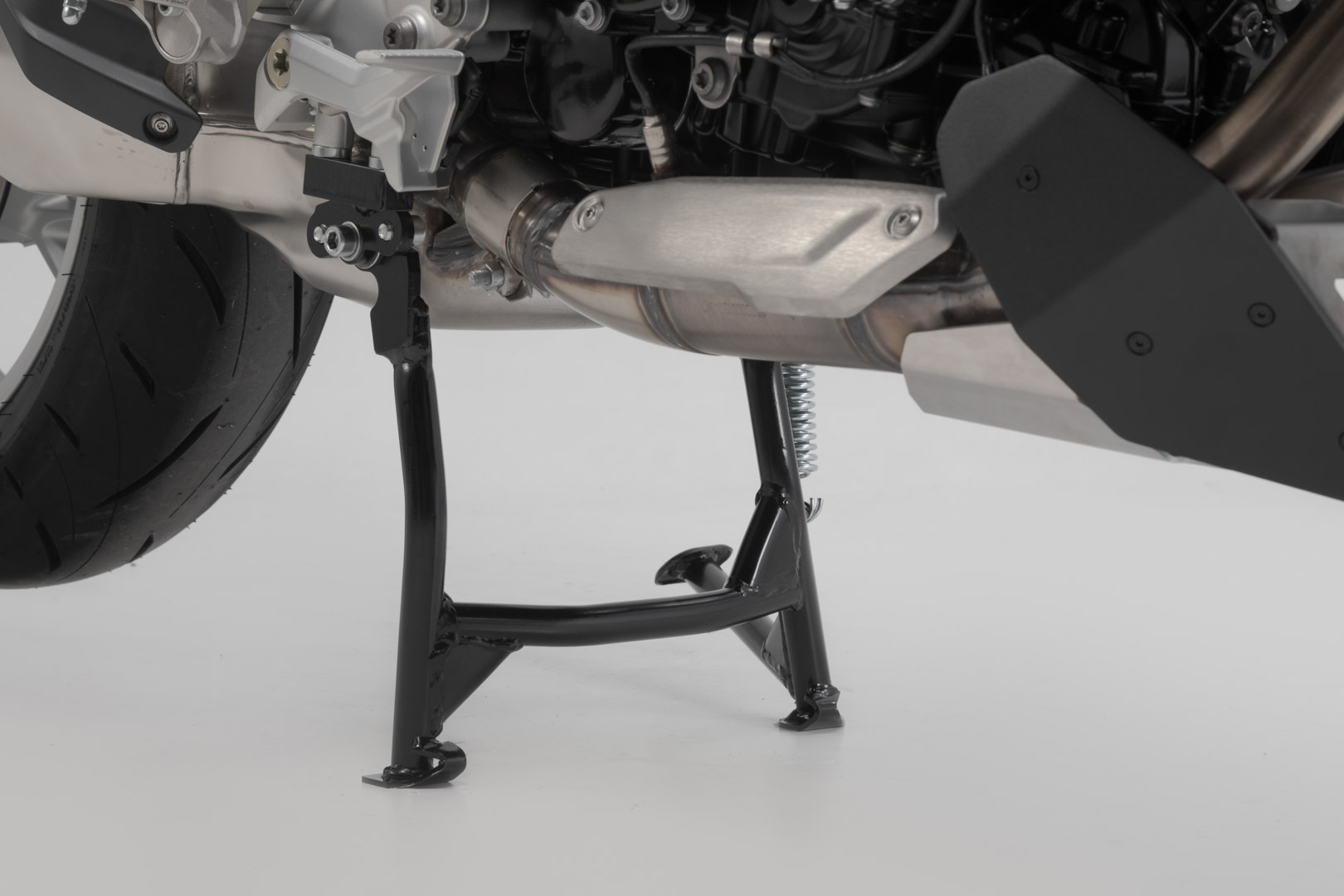 Standul SW-Motech - Negru. BMW F 900 R / XR (19-). Figura 1