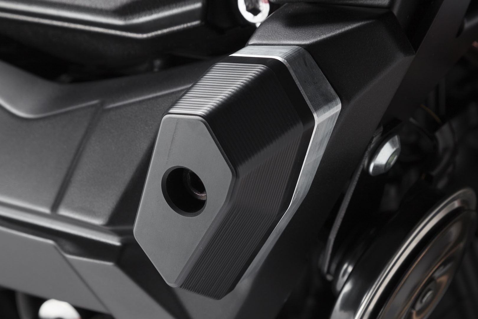 Kit SW-Motech Frame slider - Negru. Kawasaki Z 800 (12-16). Figura 2