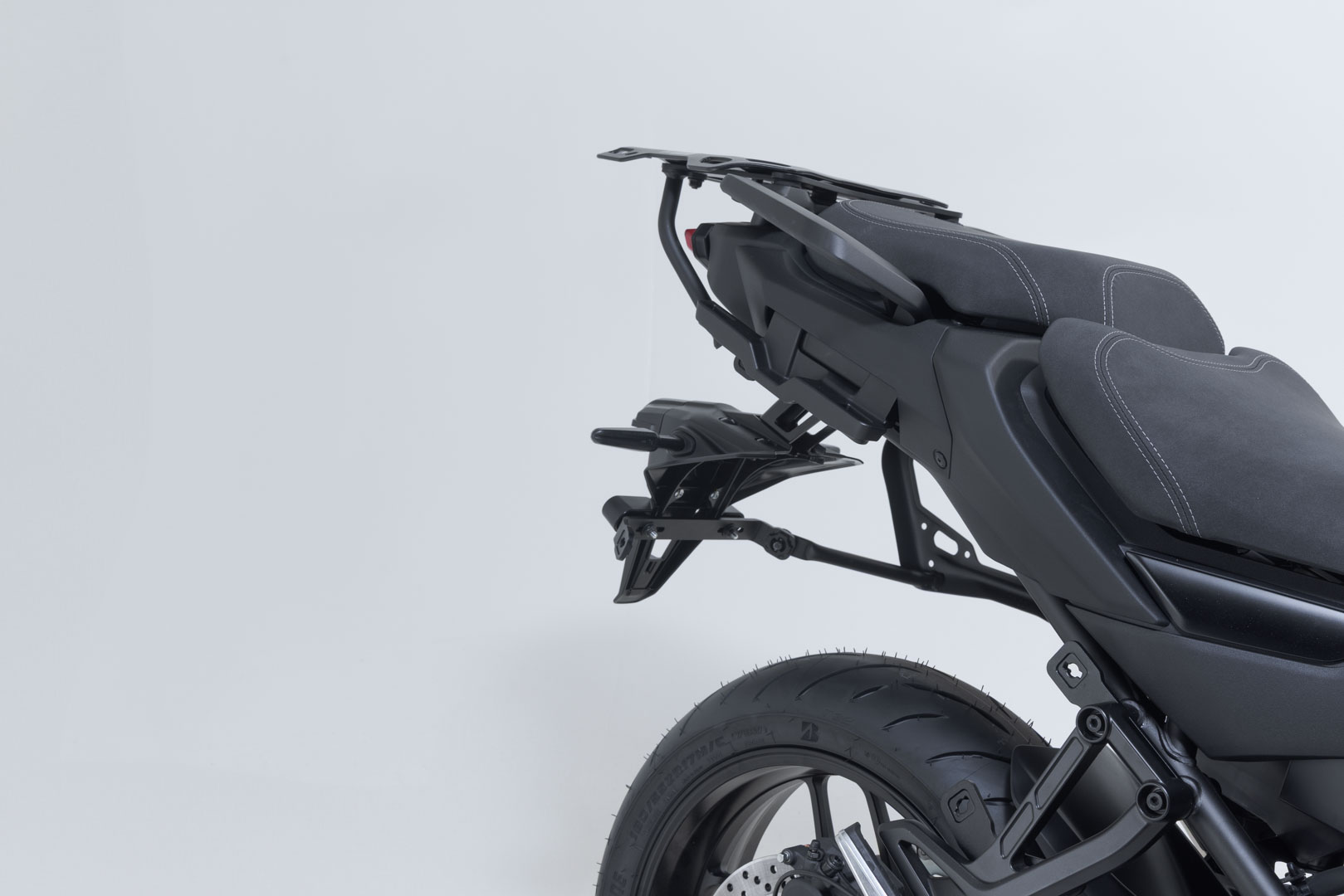 Portavion lateral SW-Motech PRO - Negru. Yamaha Tracer 9 / GT / GT+ (24-). Figura 5