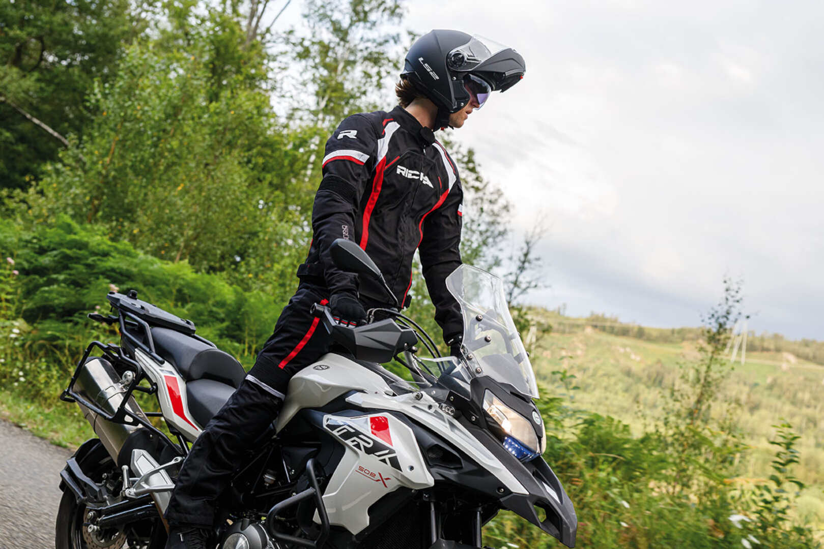 Richa Airvent Evo 2 waterproof Motorcycle Textile Pants black/white/red Long L Figure 3