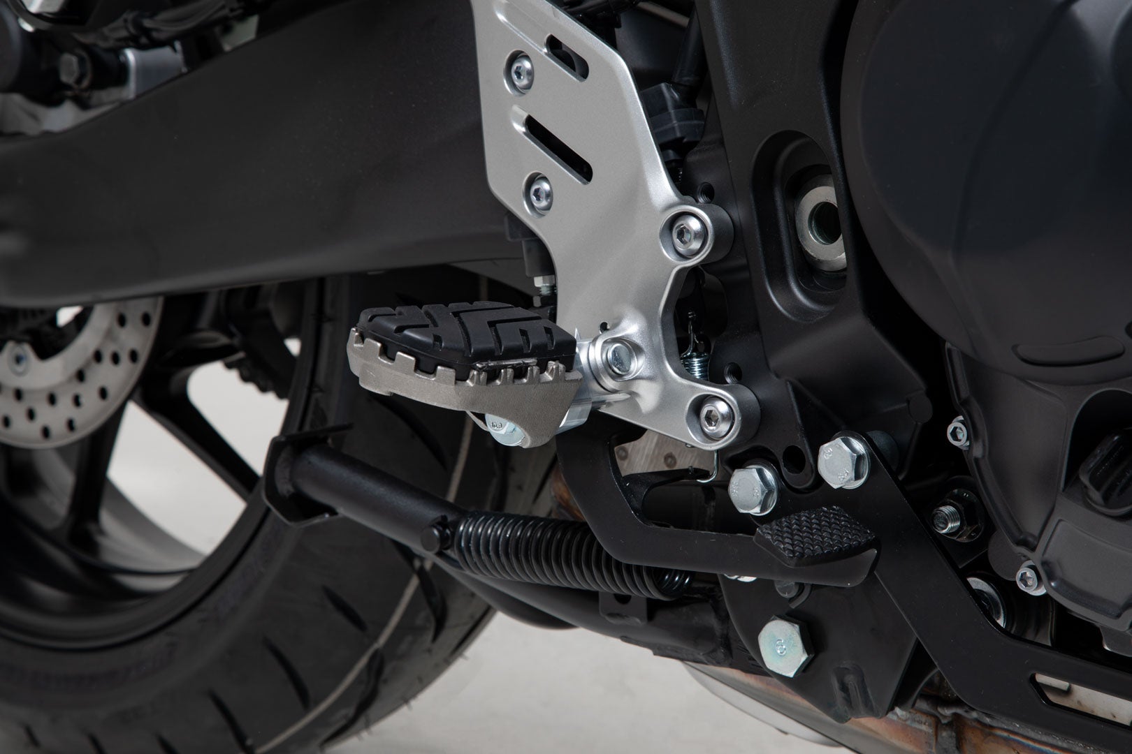 SW-Motech ION voetsteunkit - Yamaha Tracer 9 (20-24). Figuur 2