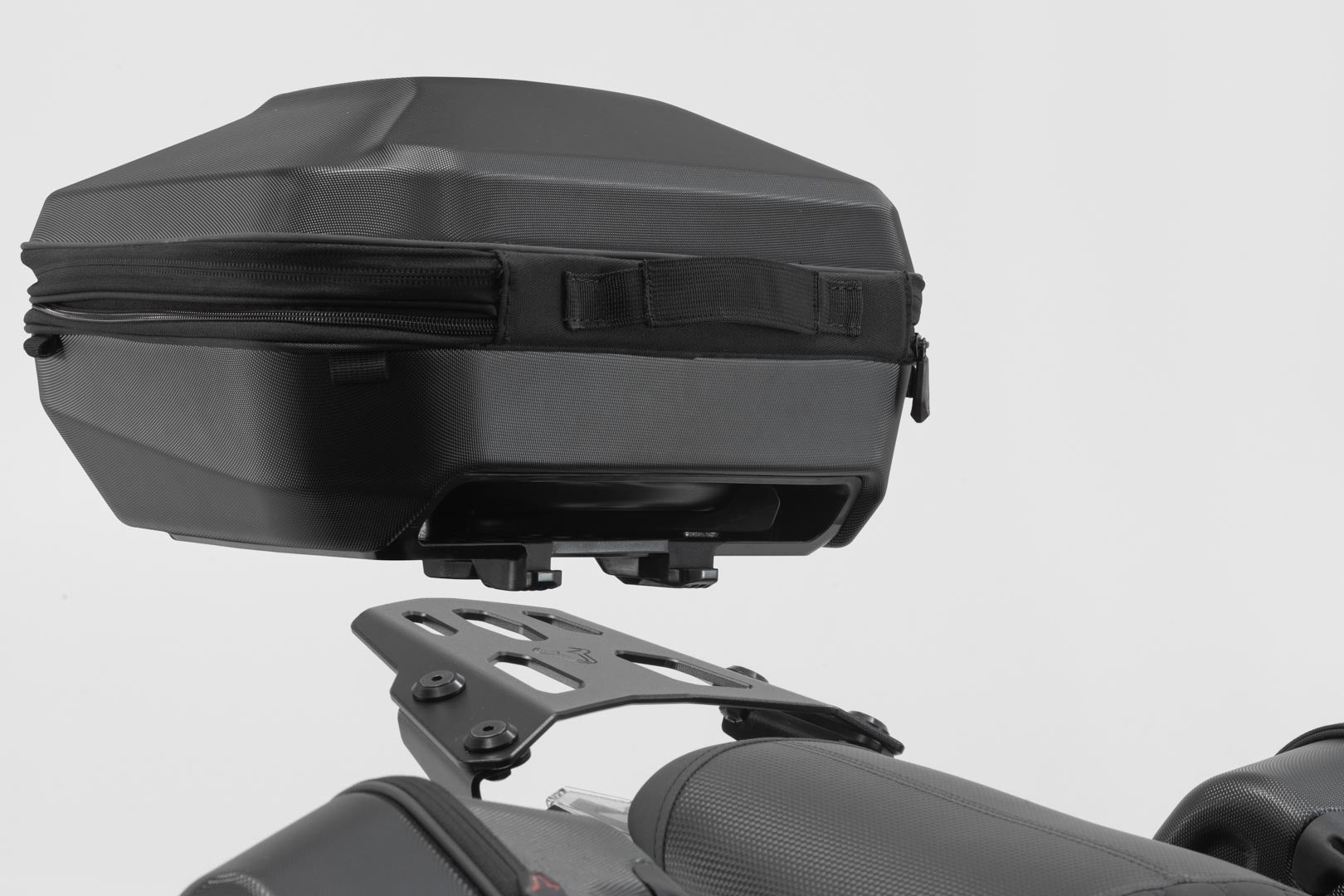 SW-Motech URBAN ABS topcase system - Black. Kawasaki Z650 (16-), Ninja 650 (16-). Figure 4