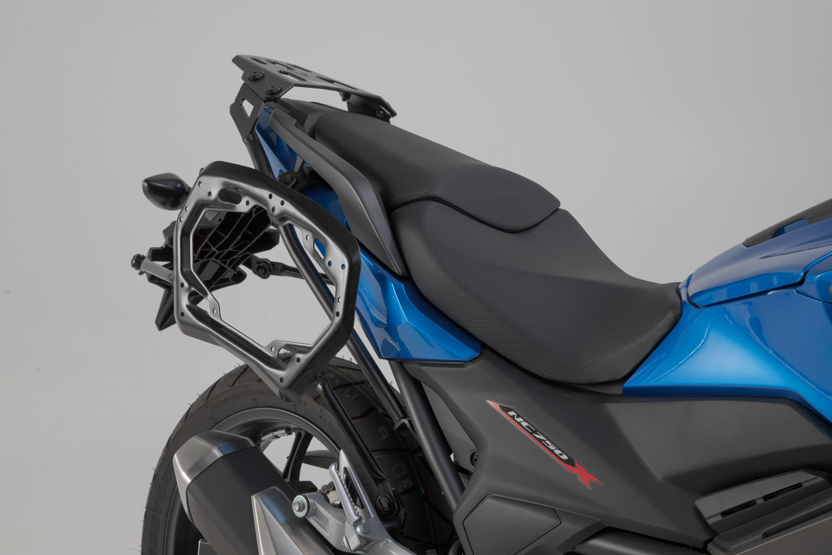 Setul de aventură SW-Motech TRAX ADV - Negru. Honda NC750X / NC750S (16-). Figura 3