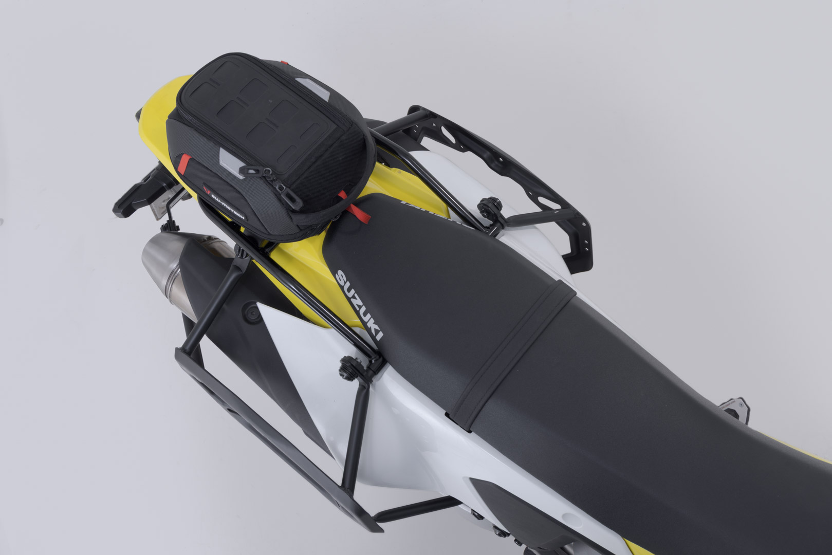 Portavion lateral SW-Motech PRO - Negru. Suzuki DR-Z4S / SM (25-). Figura 4