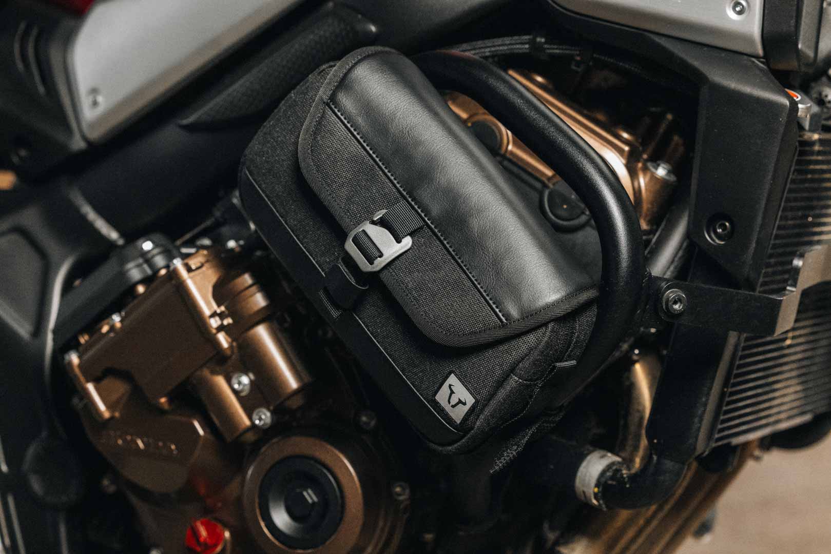 Punga de accesorii SW-Motech Legend Gear LA9 - Neagră. 2,5 l. Figura 5