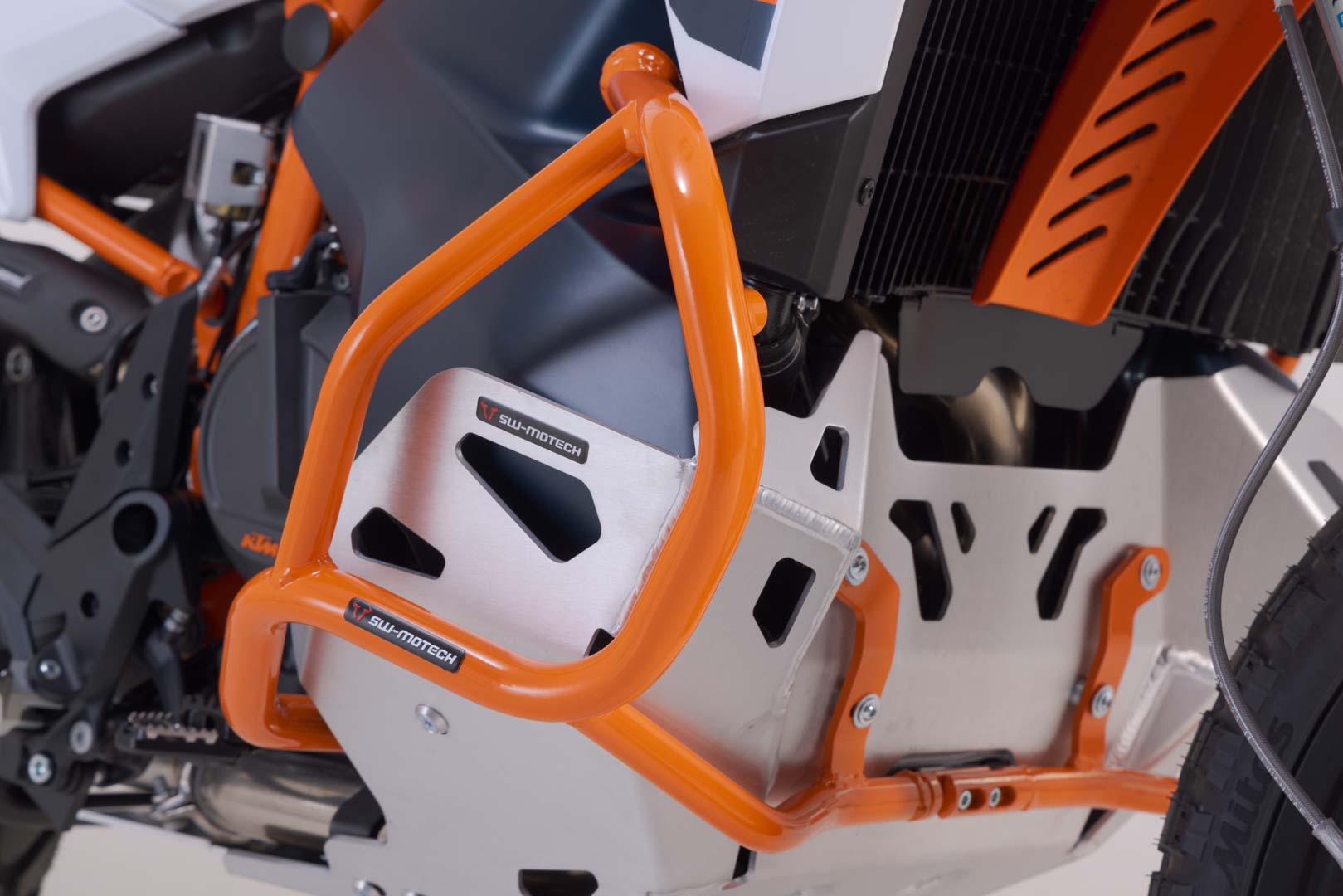 SW-Motech Crash bar - Portocaliu. KTM 790 Adv/R (19-21), 890 Adv/R (20-22). Figura 4
