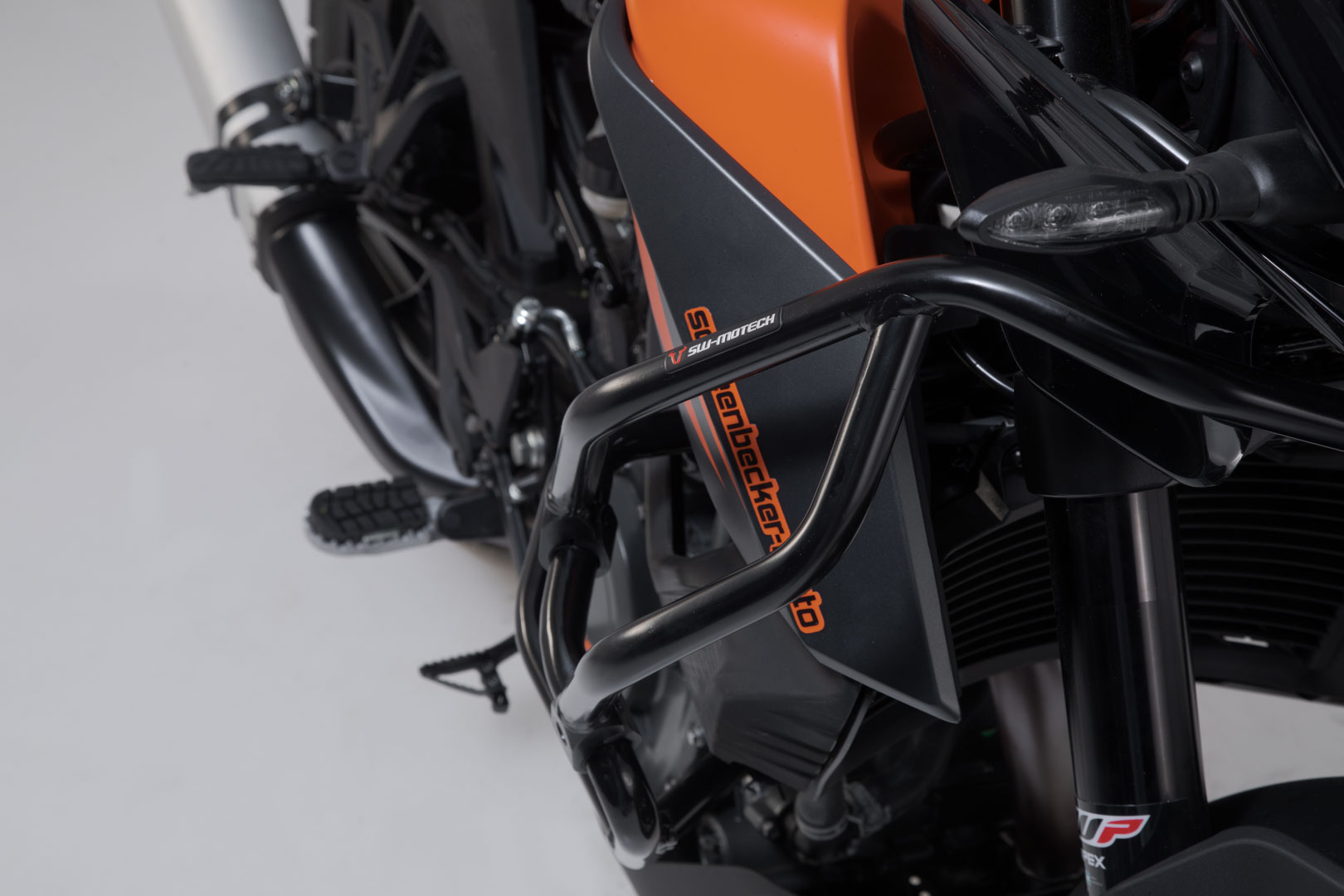 SW-Motech bară superioară de crash pentru original. Bara de siguranță KTM - Neagră. KTM 390 Adv (19-). Figura 4