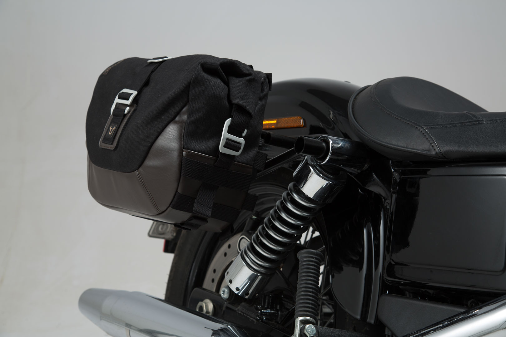 SW-Motech Legend Gear sidetaske system LC - Harley-Davidson Dyna Wide Glide (09-17). Figur 1
