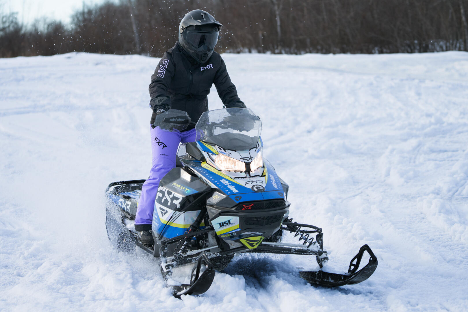 FXR Fresh 2025 Dame snescooterjakke sort/lilla 16 Figur 3
