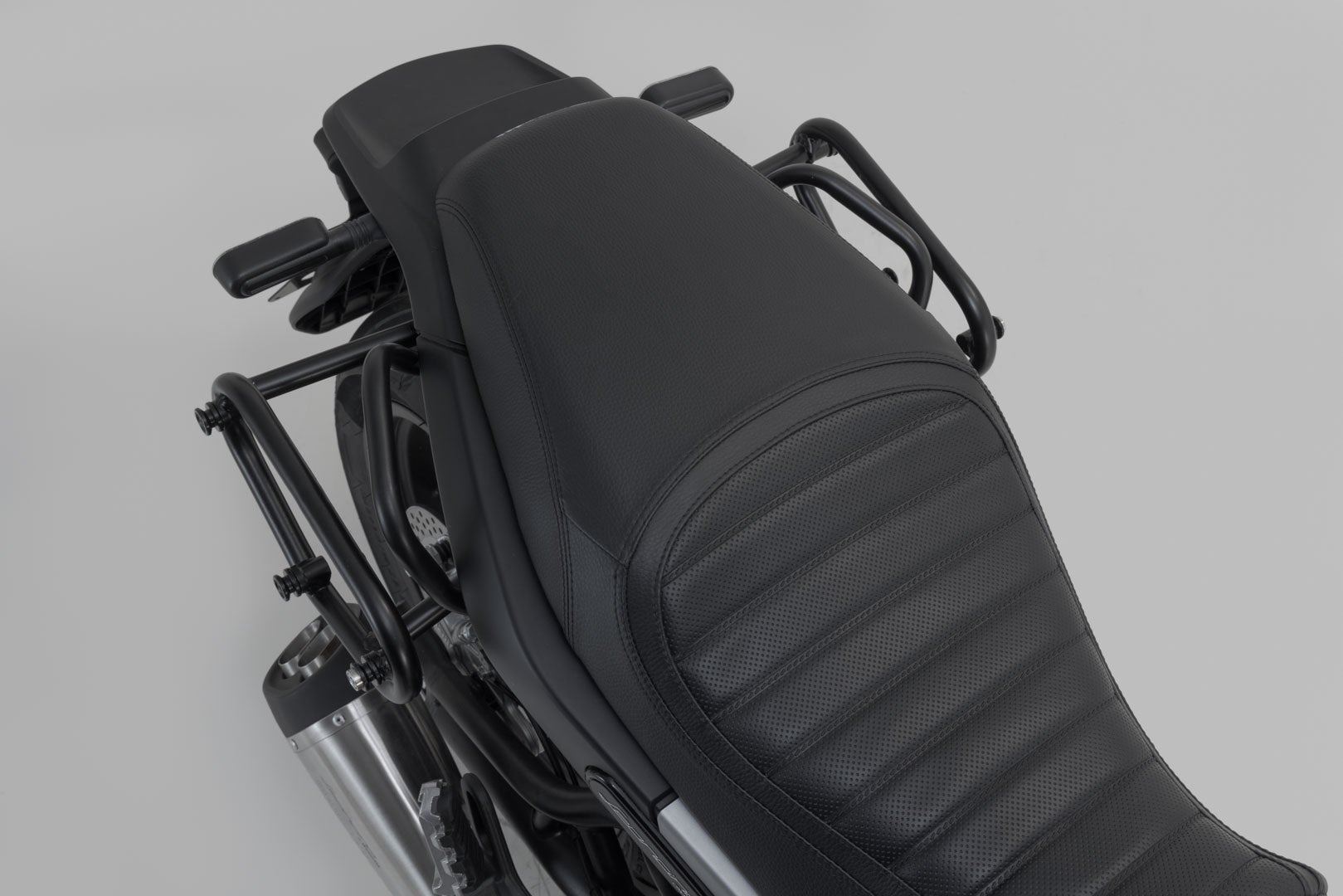 SW-Motech SLC lateral direita - Benelli Leoncino 500 (17-) / 500 Trail (18-). Figura 5
