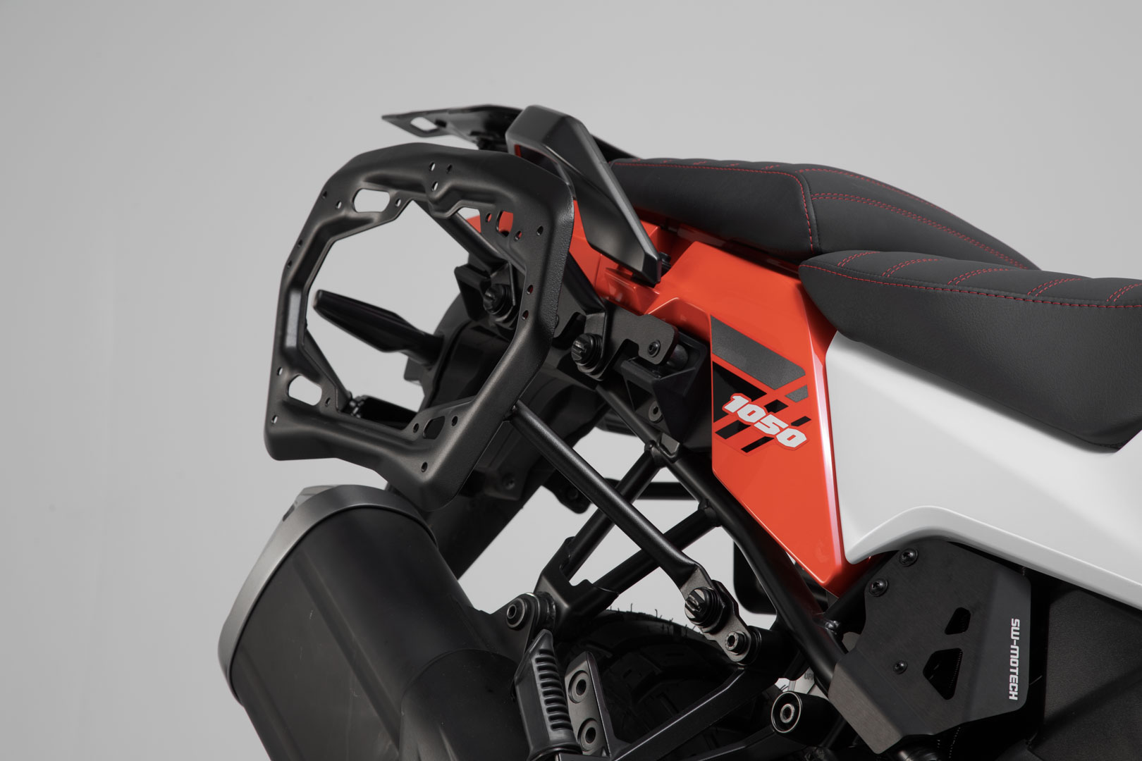 Sistem de carcasă din aluminiu SW-Motech TRAX ADV - Argintiu. 45/37 l. Suzuki V-Strom 1050 (19-). Figura 3