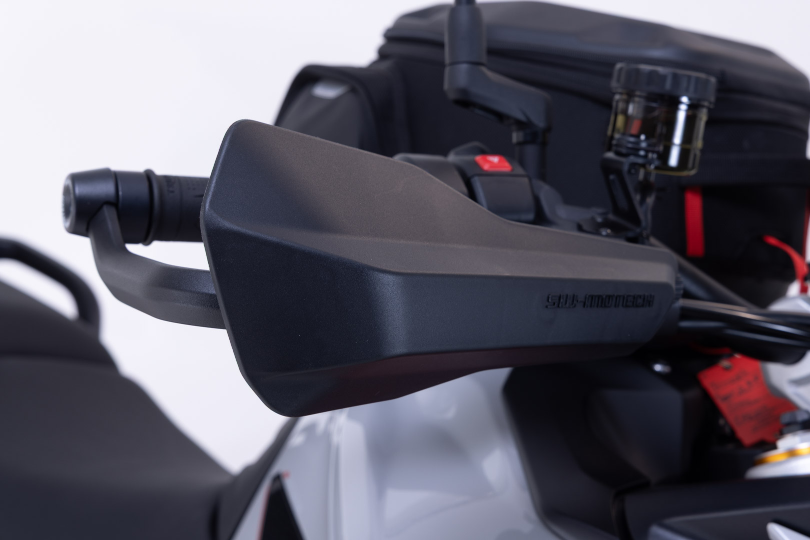 Kit SW-Motech Sport de protecție de mână - Negru. Pentru ghidonuri cu filet intern 6/8mm. Figura 3