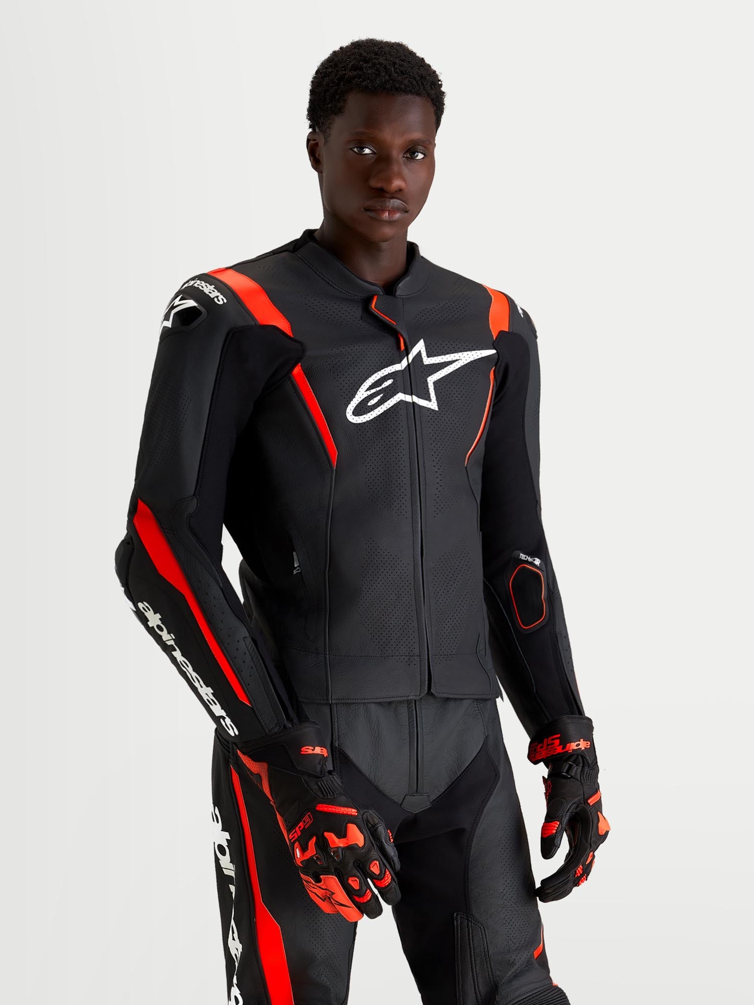 Alpinestars Missile V3 Two Piece Motorcycle Leather Suit black/red 56 Figure 11
