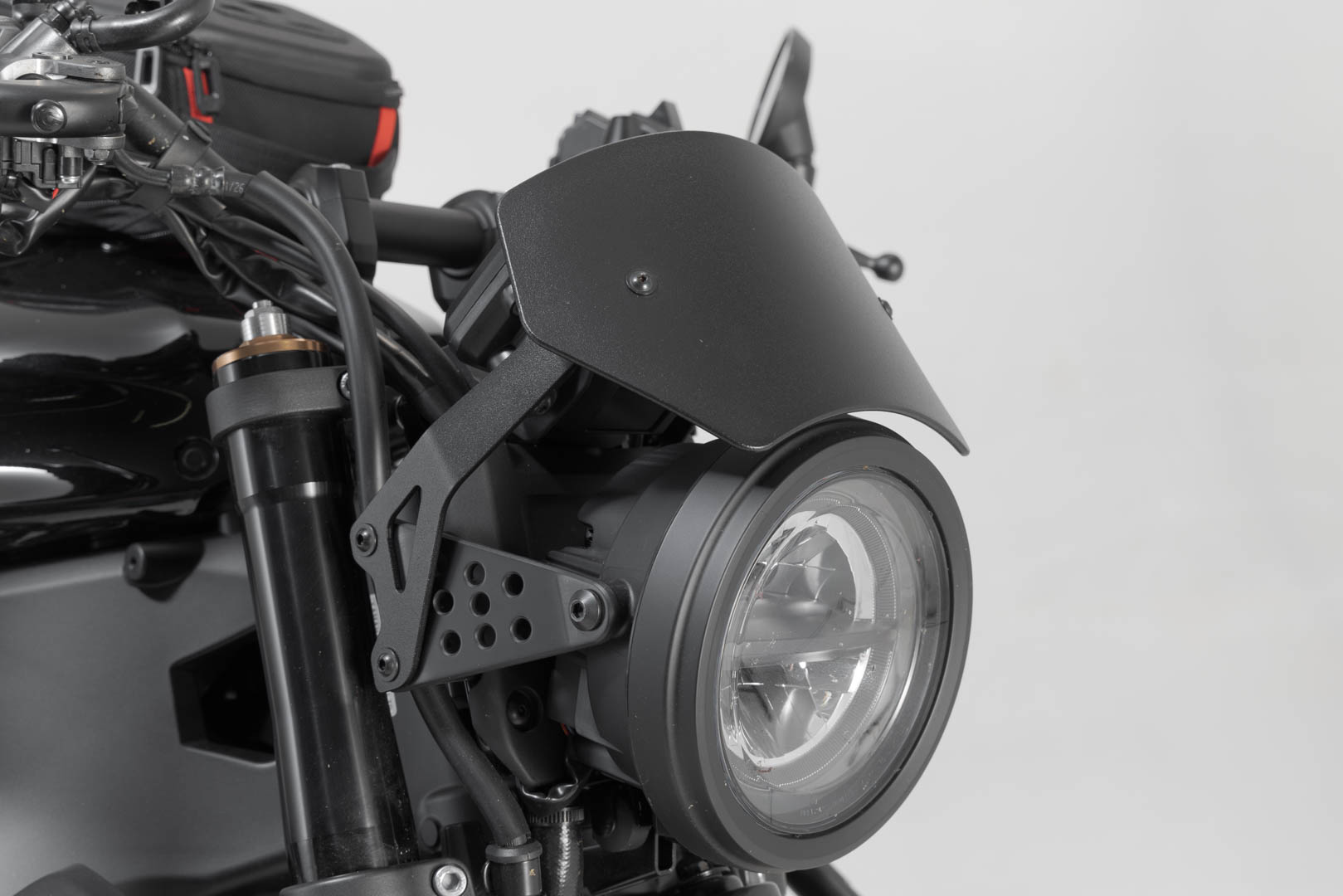 Parbrizul SW-Motech - Negru. Yamaha XSR900 (21-24). Figura 1