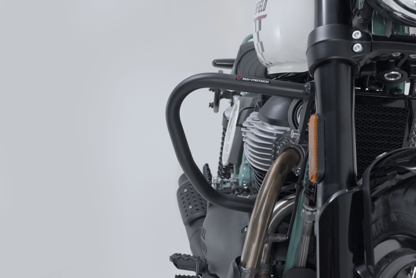 SW-Motech Krockbåge - Svart. Kunglig Enfield Björn 650 (23-). Figur 3