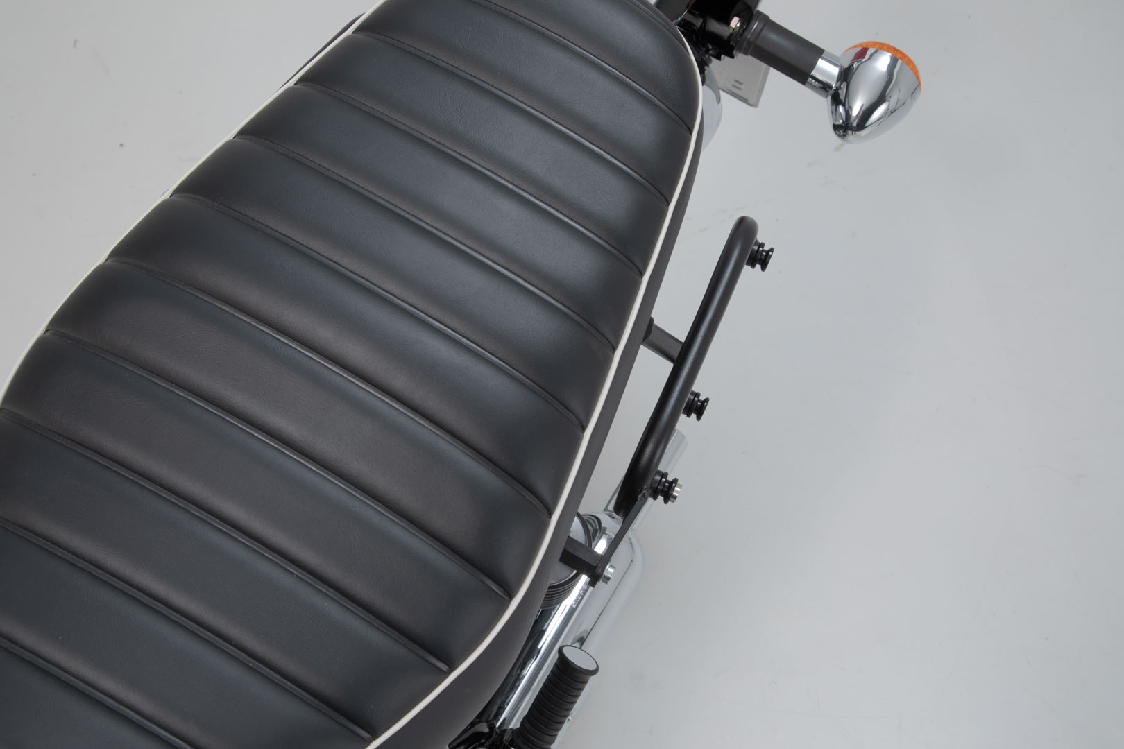 SW-Motech SLC portavion lateral stânga - Kawasaki W800 / Stradă / Cafenea (11-), W650 (99-06). Figura 5