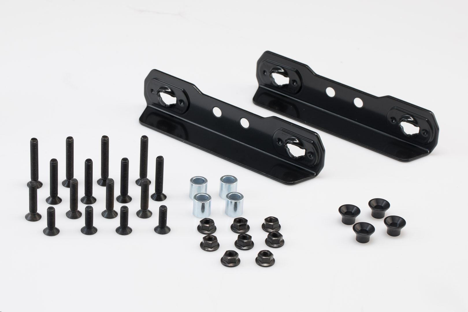 Kit adaptor SW-Motech pentru portavion lateral PRO/EVO - Pentru Givi Trekker Dolomiti. Pentru două cazuri secundare. Figura 1 Kit adaptor SW-Motech pentru portavion lateral PRO/EVO - Pentru Givi Trekker Dolomiti. Pentru două cazuri secundare. Figura 1