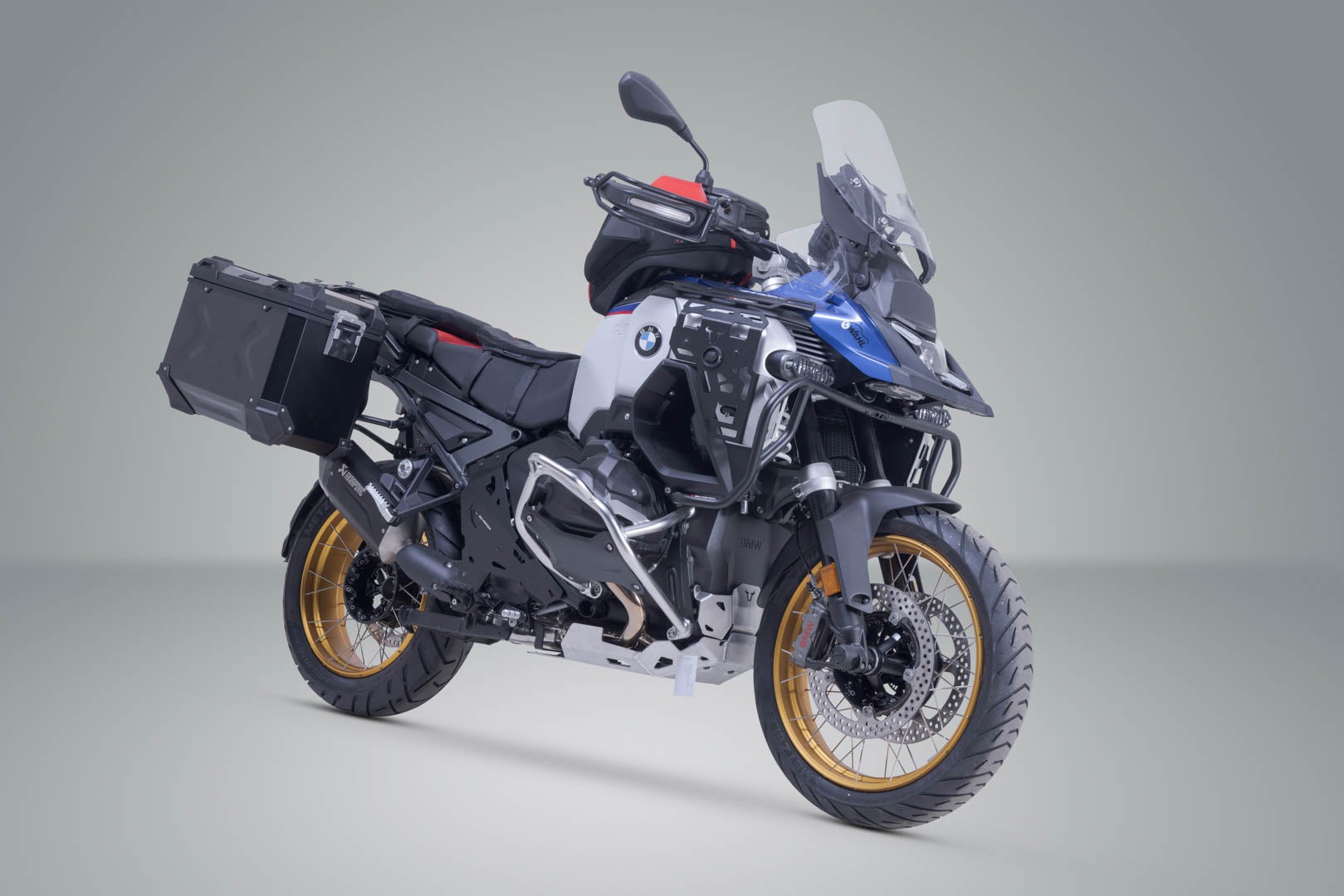 SW-Motech TRAX ADV aluminium kasse system + Akrapovic - Sort. 45/45 l. BMW R 1300 GS Adv. (24-). Figur 2