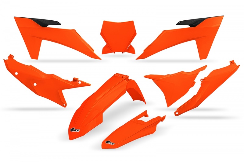 UFO Plastic Kit-image-714349375