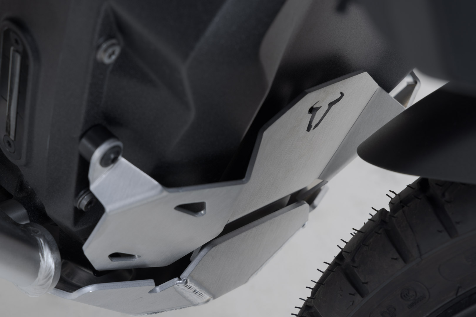 Extensie de protecție a motorului SW-Motech - Argintiu. BMW R 1300 GS / Adventure, R 1300 R/RT. Figura 3