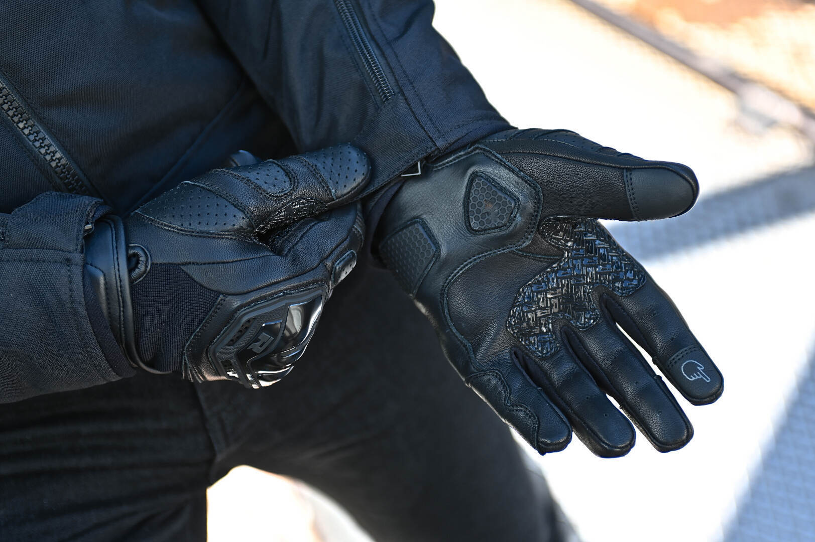 Richa Stradale Stealth perforated Motorcycle Gloves black L Figure 6