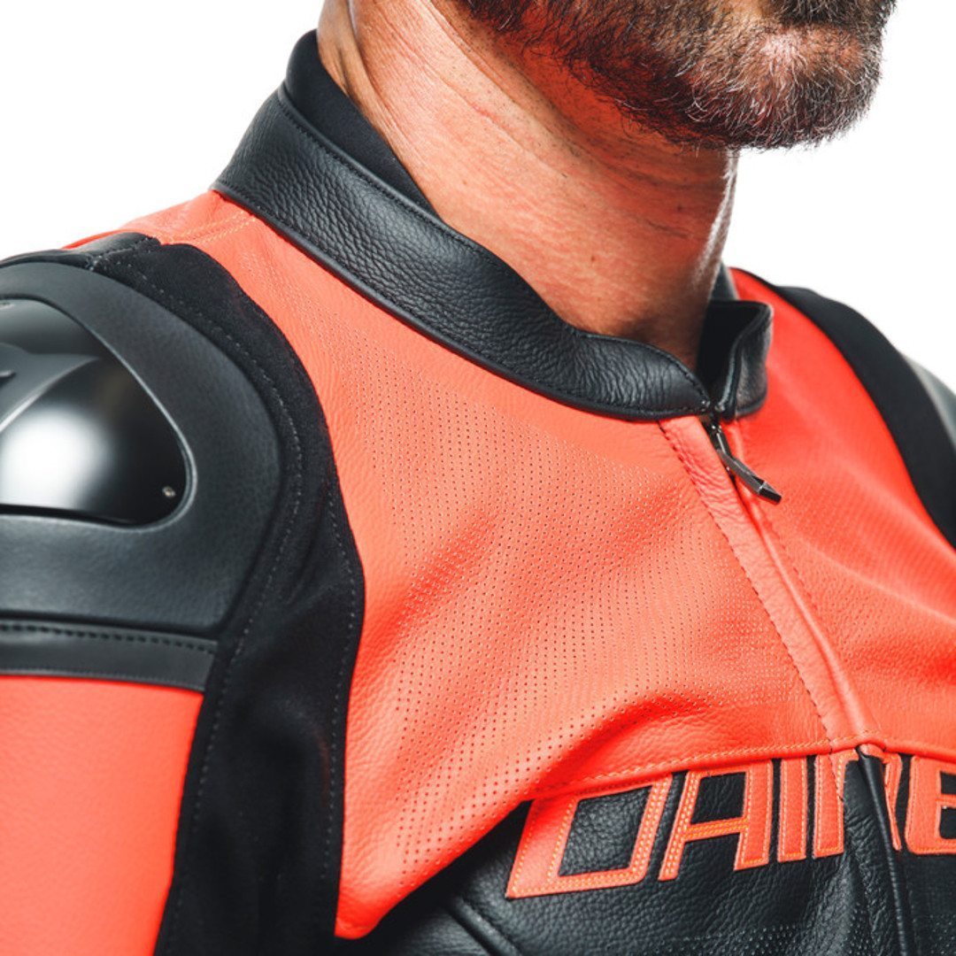Dainese Racing 4 Perforierte Motorrad Lederjacke schwarz/rot 50 Abbildung 9