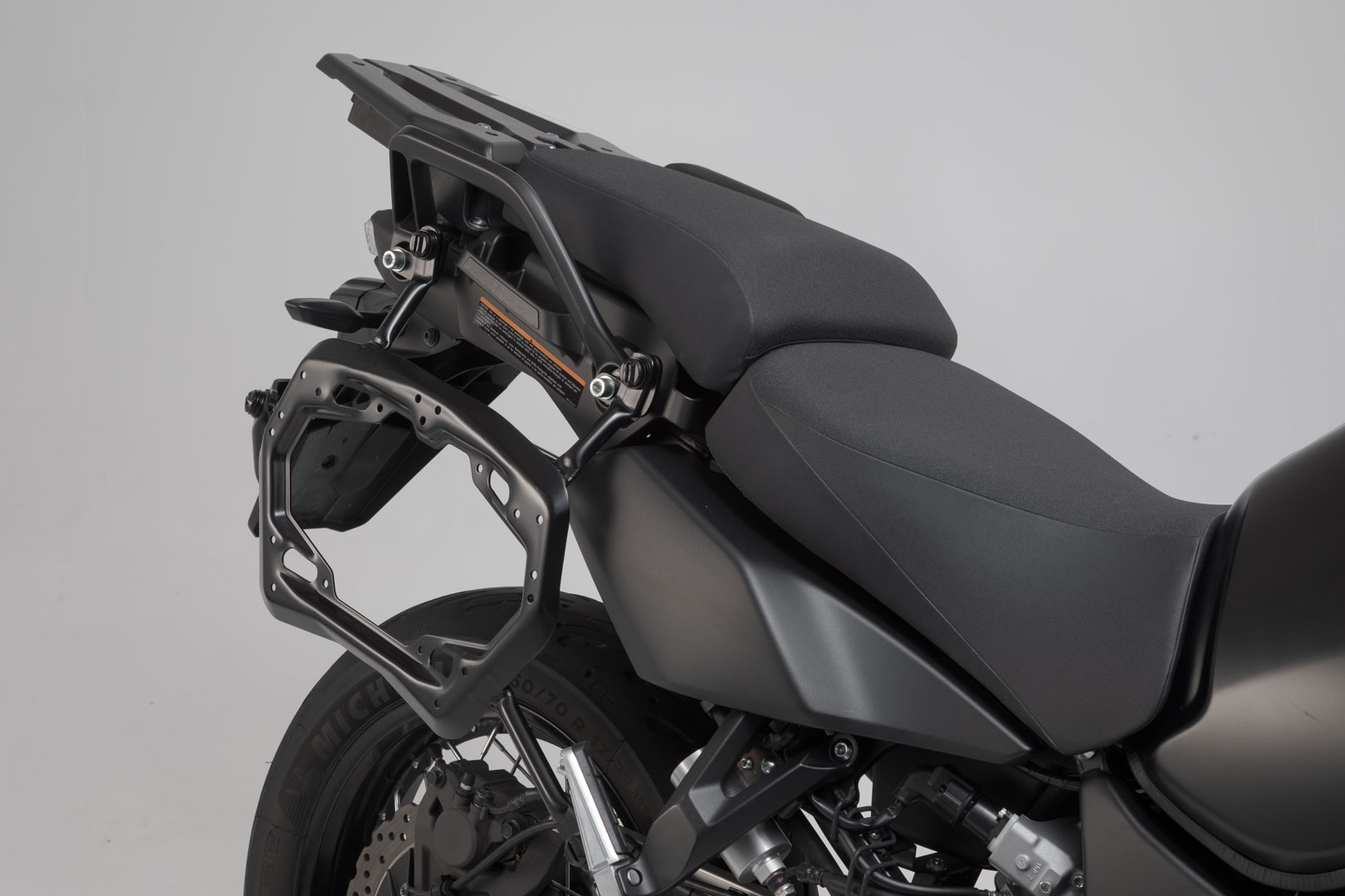 Portavion lateral SW-Motech PRO - Negru. Yamaha XT1200Z Super Ténéré (10-). Figura 3