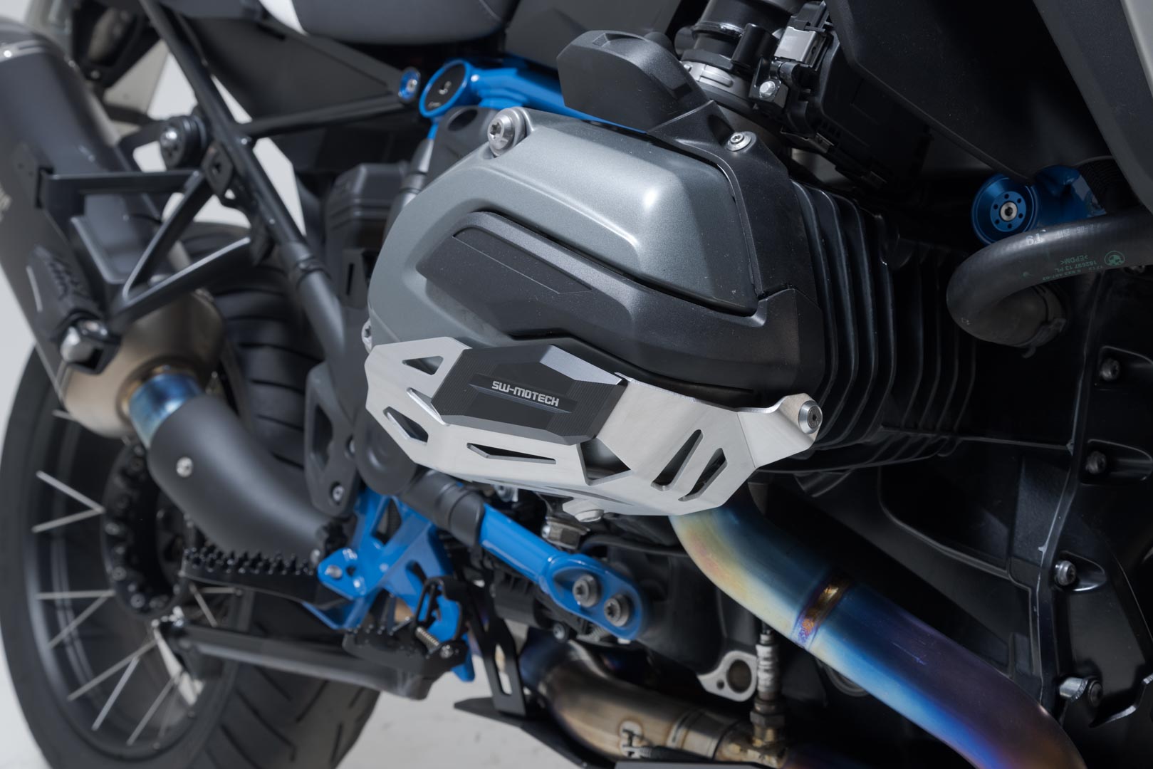 SW-Motech Protecție cilindrică - Negru/Argintiu. Modelele BMW R 1200 (12-18). Figura 1