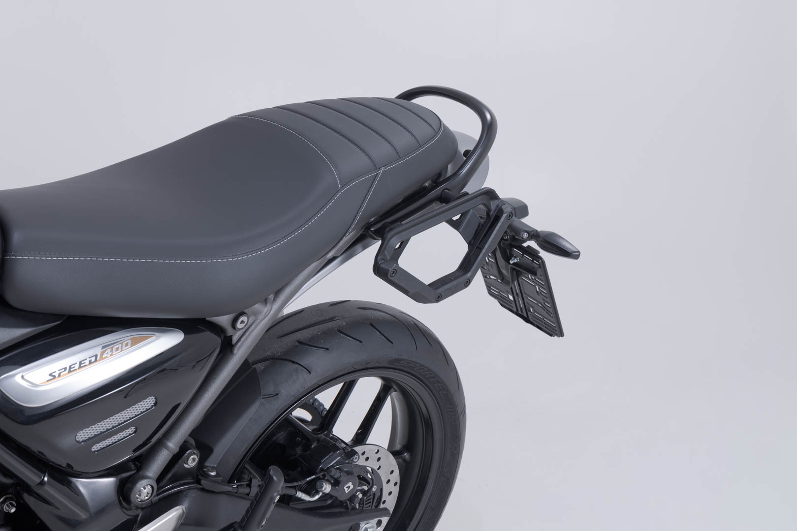 SW-Motech V-LOC sidobärare vänster – Triumph Speed 400/ Scrambler 400 X (23-). Figur 3
