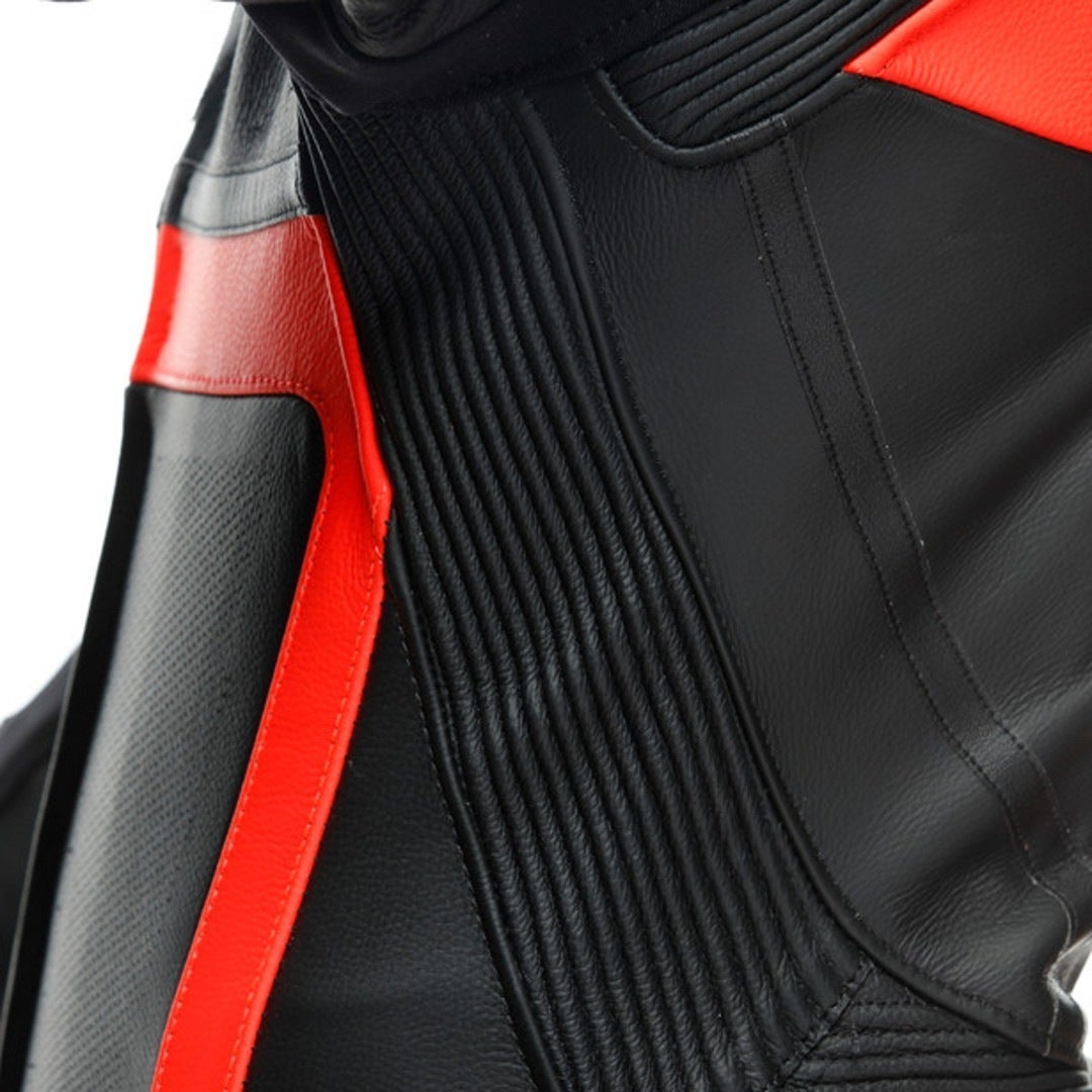 Dainese Gen-Z Abito in pelle perforata monopezza per bambini nero/rosso 134 Figura 9