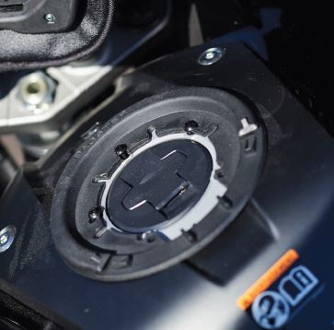 Bagster Lock'n Start Standard Interface Montarea inelului rezervorului Figura 2
