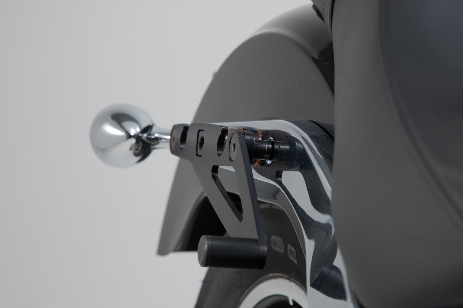 SW-Motech SLH carrier lateral LH1 dreapta - Harley-Davids. Softail Low Rider/S (17-). Pentru LH1. Figura 4
