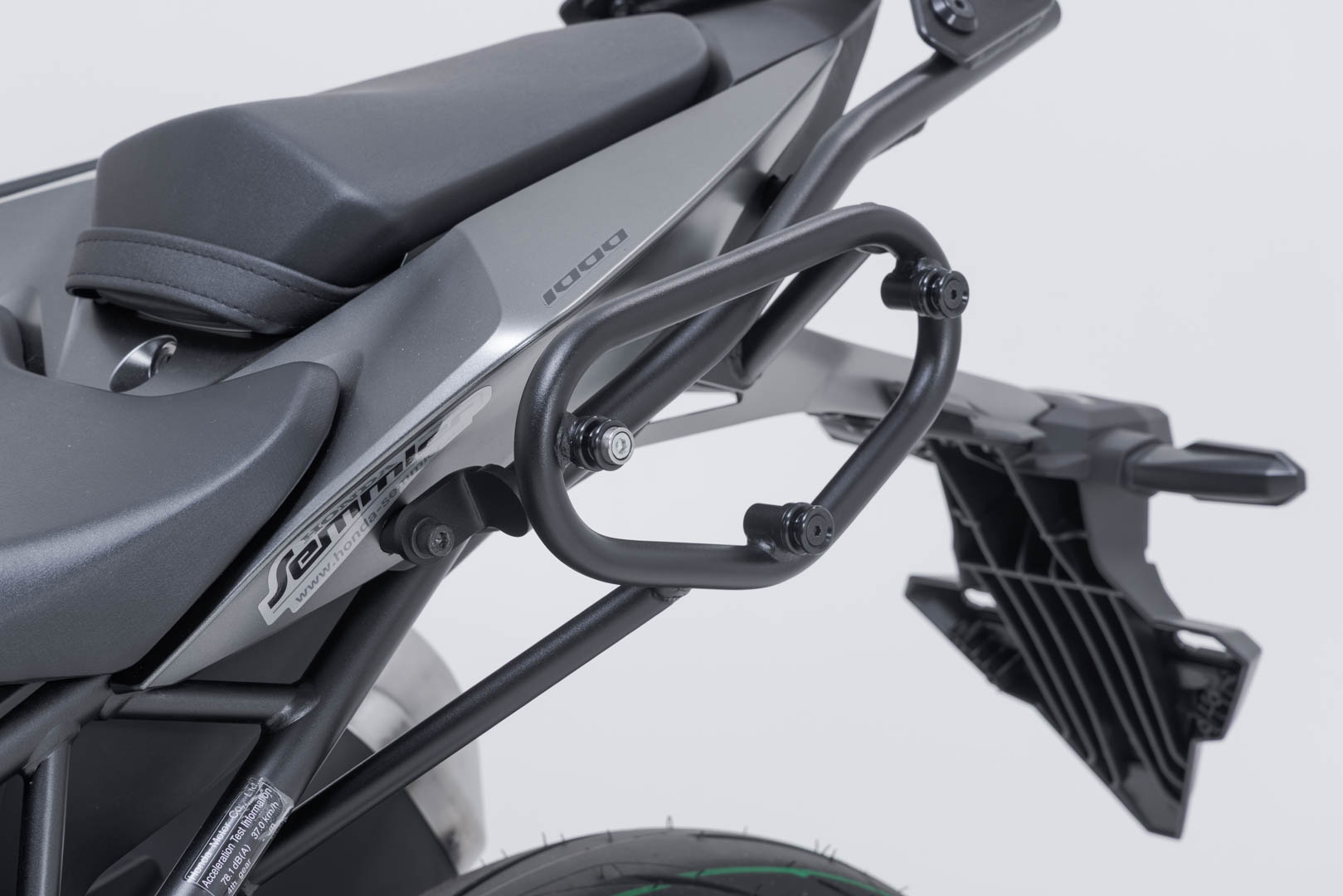 Sistem lateral SW-Motech URBAN ABS - 2x 16,5 l. Honda CB1000 Hornet (24-). Figura 4